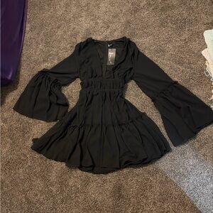 NWT Missord Plunge V Neck Flare Sleeve Mesh Layered Mini Dress Black